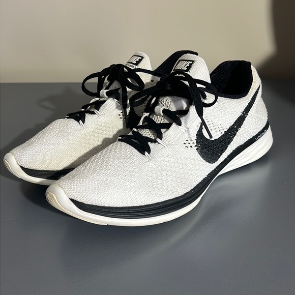 Nike Shoes - Nike Flyknit Lunar 3